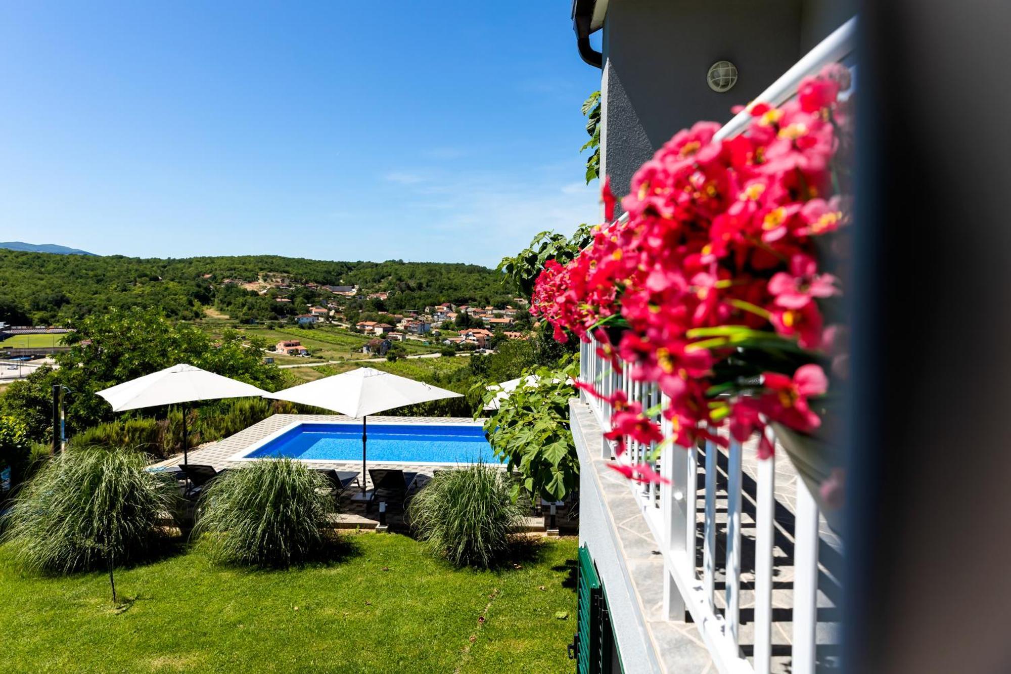 Villa Matko - Family Destination Zmijavci Kültér fotó