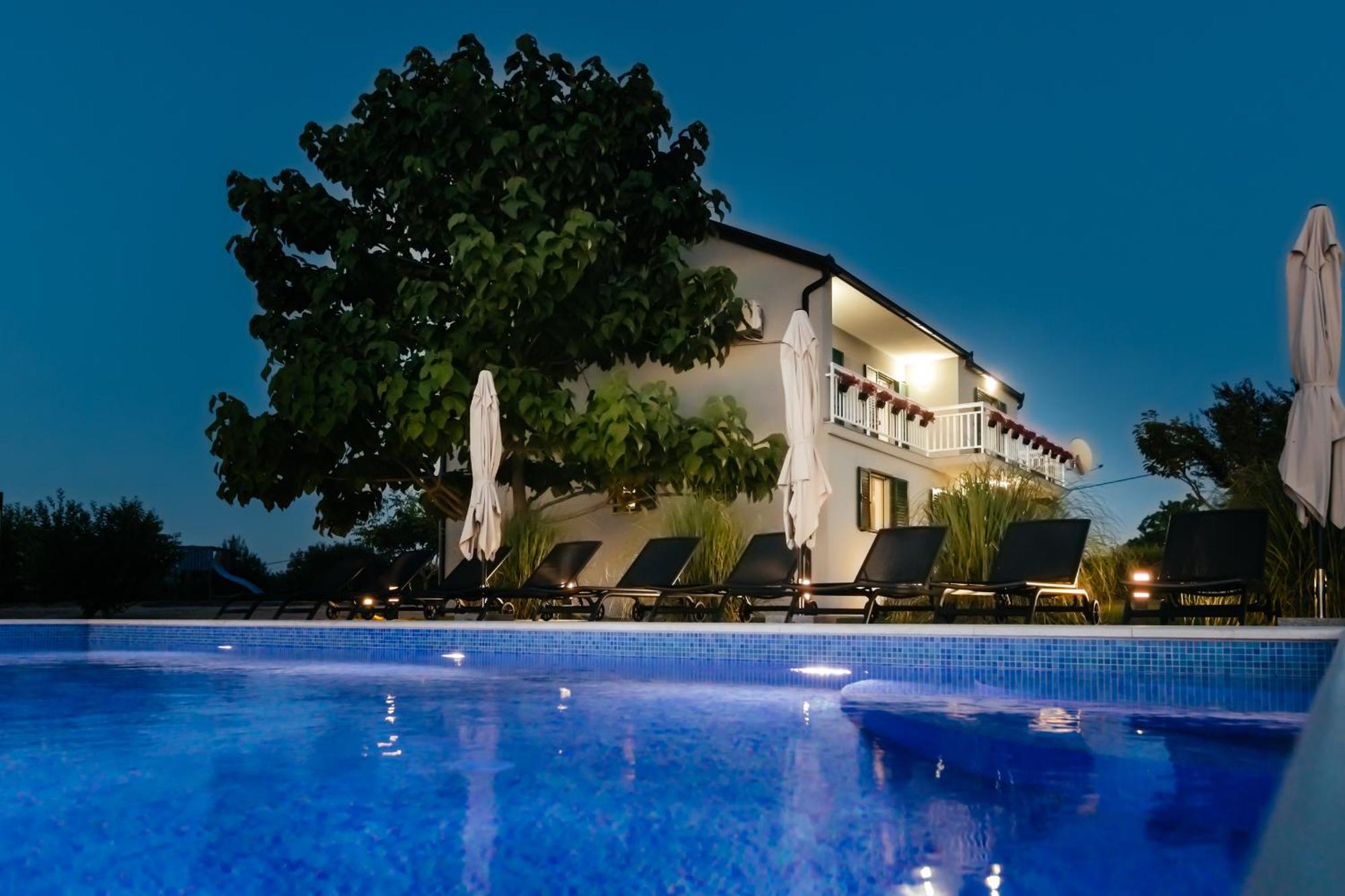 Villa Matko - Family Destination Zmijavci Kültér fotó