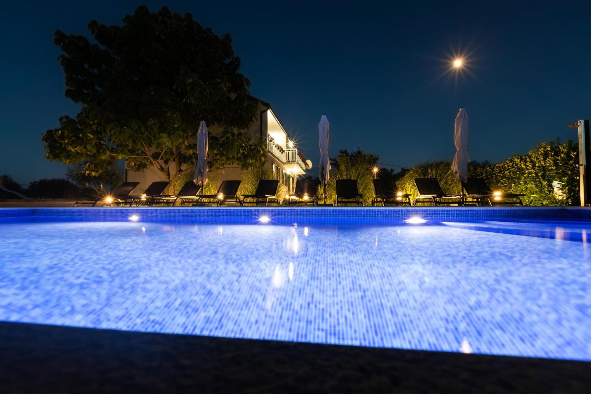 Villa Matko - Family Destination Zmijavci Kültér fotó